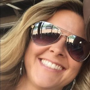 Meet your Posher, Becky